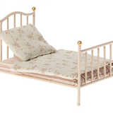 Vintage Bed, Mouse || Rose