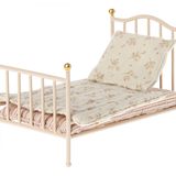 Vintage Bed, Mouse || Rose