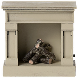 Mouse Vintage Fireplace || Off-White