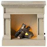 Mouse Vintage Fireplace || Off-White