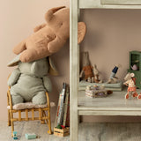 Medium Elephant || Rose