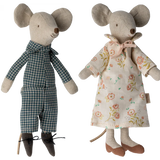 Grandma & Grandpa Mice in Cigar Box