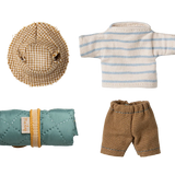 Hiker Mouse || Big Brother, Stripes
