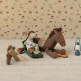 Hiker Mouse || Big Brother, Stripes