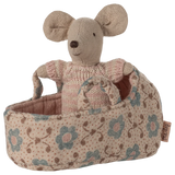 Baby Mouse in Carry Cot || Rose