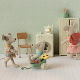 Tricycle Mouse, Big Sister || Coral