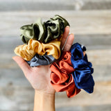 Silky Scrunchie Bow || Emerald