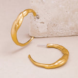 Molten Wave Hoop Earrings || Gold